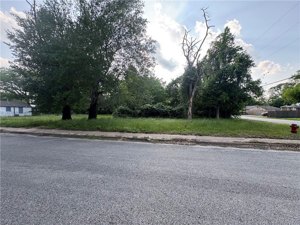306 North Randolph Avenue, Bryan, TX 77803 — photo 2