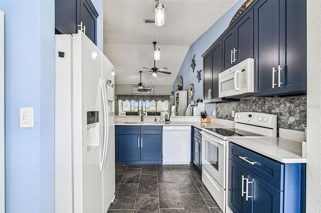 4210 CADDIE DRIVE E 202, Bradenton, FL 34203