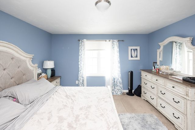 1 Lake Whittemore Dr, Spencer, MA 01562