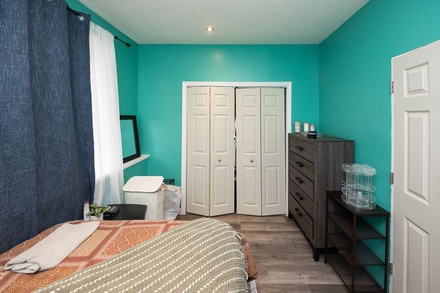 1 Lake Whittemore Dr, Spencer, MA 01562