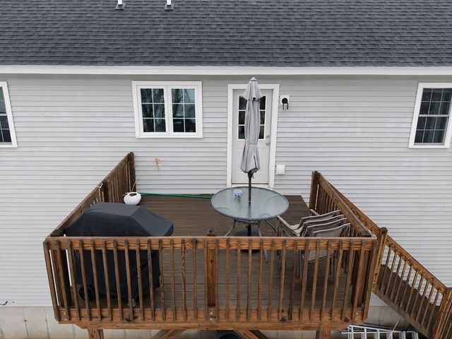 1 Lake Whittemore Dr, Spencer, MA 01562