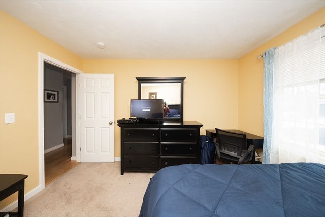 1 Lake Whittemore Dr, Spencer, MA 01562