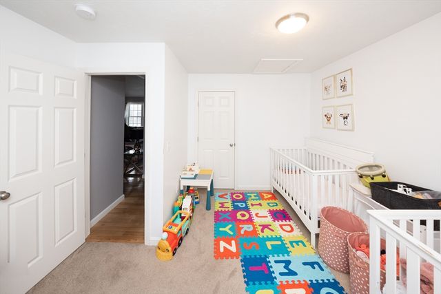 1 Lake Whittemore Dr, Spencer, MA 01562