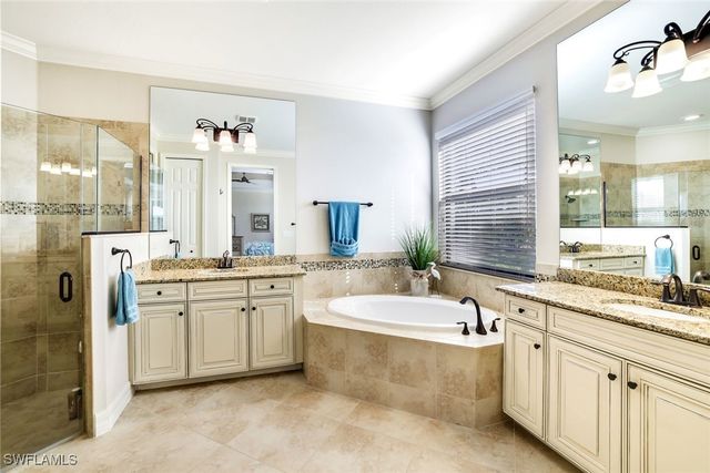 9457 Rialto DR, Naples, FL 34113