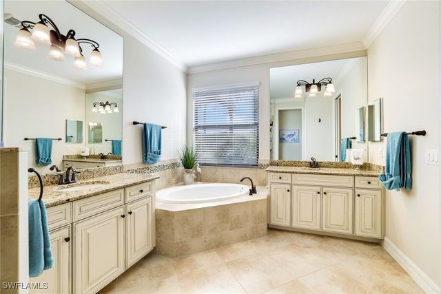 9457 Rialto DR, Naples, FL 34113