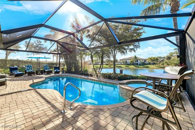 9457 Rialto DR, Naples, FL 34113