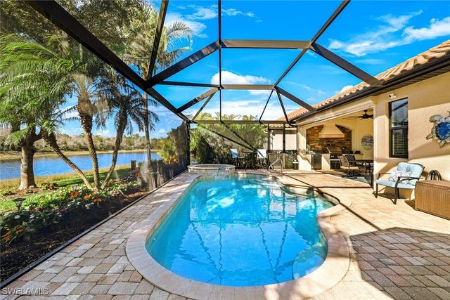 9457 Rialto DR, Naples, FL 34113