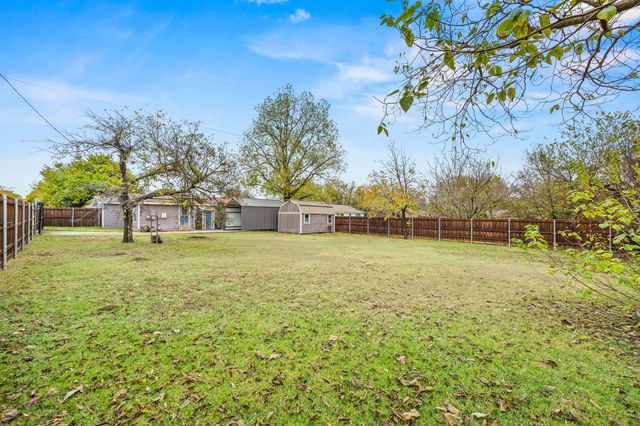 5700 Linda Drive, Watauga, TX 76148