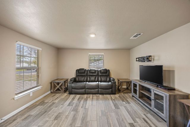 5700 Linda Drive, Watauga, TX 76148