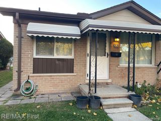 8401 18 Mile Apt # 99 Road, Sterling Heights, MI 48313