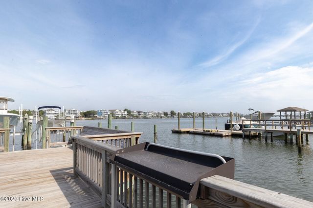 10 W Columbia Street W A, Wrightsville Beach, NC 28480