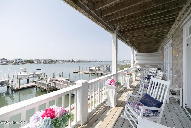 10 W Columbia Street W A, Wrightsville Beach, NC 28480