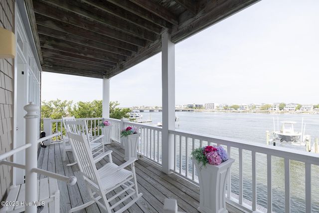 10 W Columbia Street W A, Wrightsville Beach, NC 28480