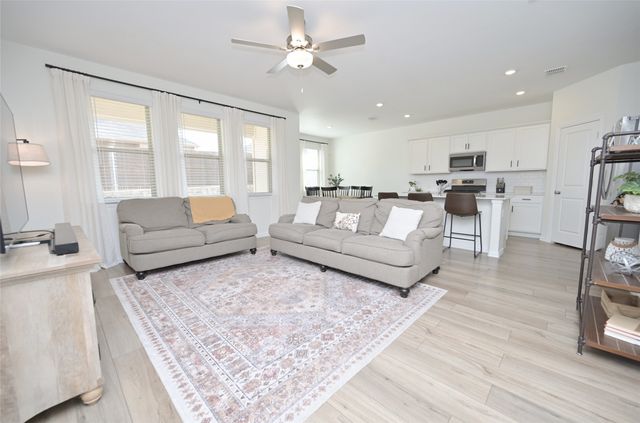 1212 Almond Road, Azle, TX 76020