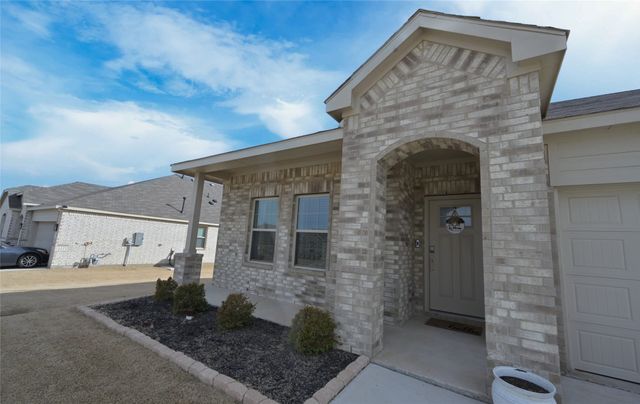 1212 Almond Road, Azle, TX 76020