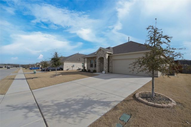 1212 Almond Road, Azle, TX 76020