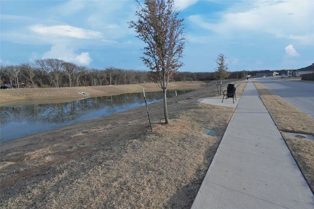 1212 Almond Road, Azle, TX 76020