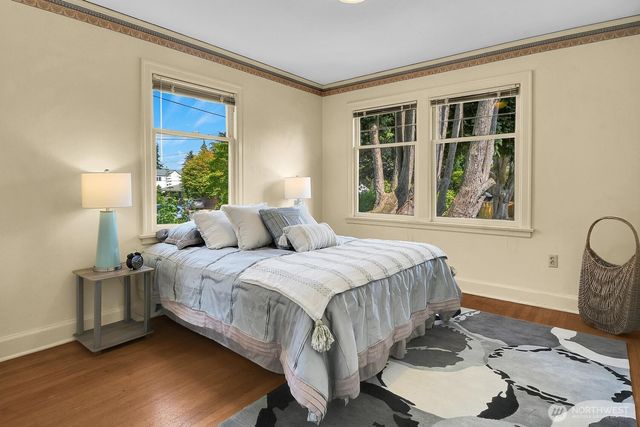 9035 11th Avenue NW, Seattle, WA 98117