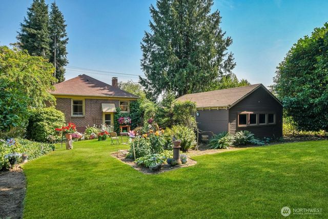 9035 11th Avenue NW, Seattle, WA 98117