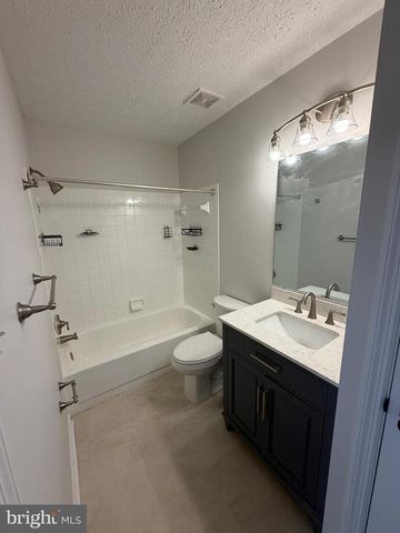 133 KENWOOD DR, Sicklerville, NJ 08081