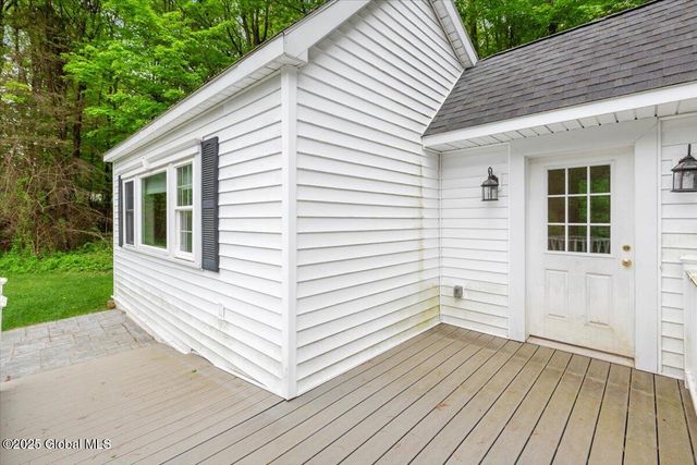 4224 NY 150, Sand Lake, NY 12196