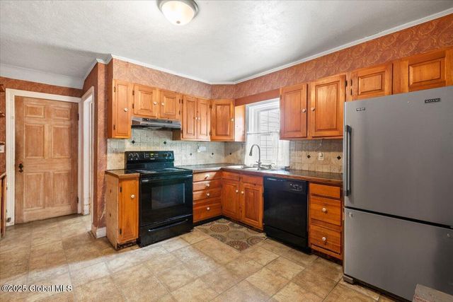 4224 NY 150, Sand Lake, NY 12196