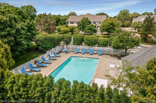 618 Belmonte Drive A, Waterford Charter Township, MI 48328