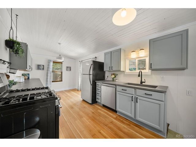 3326 S Logan St, Englewood, CO 80113