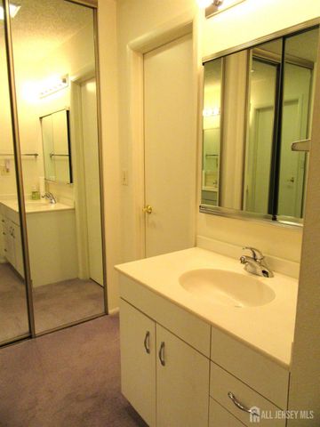 410 Genista Plaza B, Monroe, NJ 08831
