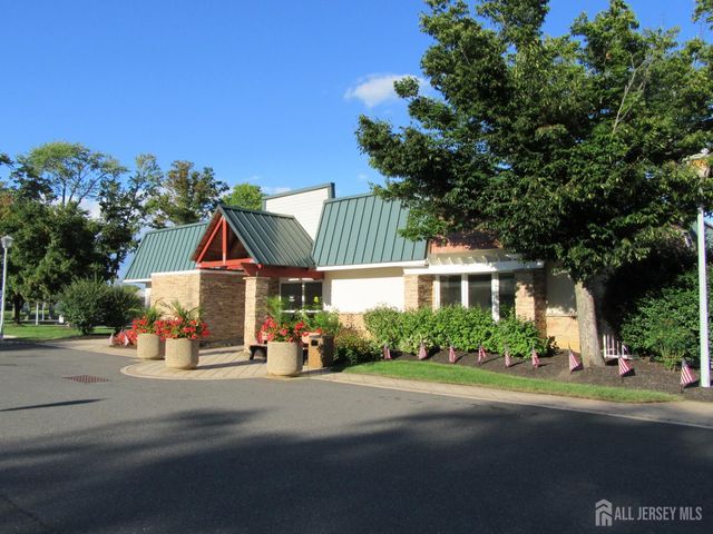 410 Genista Plaza B, Monroe, NJ 08831