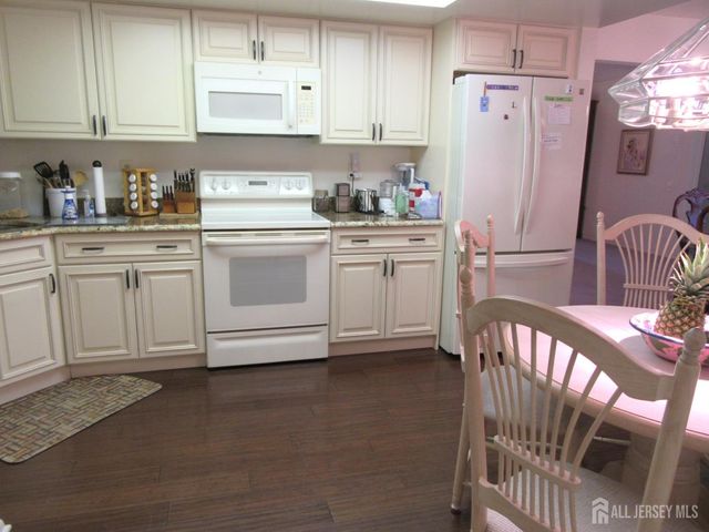 410 Genista Plaza B, Monroe, NJ 08831