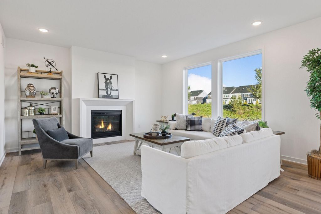 10157 Blackmoor Road, Woodbury, MN 55129 — exterior