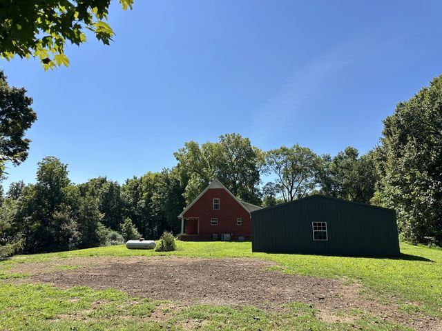 2360 Glennridge Rd, Columbia, TN 38401