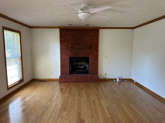 2360 Glennridge Rd, Columbia, TN 38401