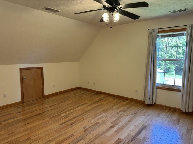 2360 Glennridge Rd, Columbia, TN 38401