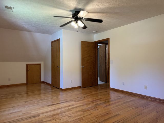 2360 Glennridge Rd, Columbia, TN 38401