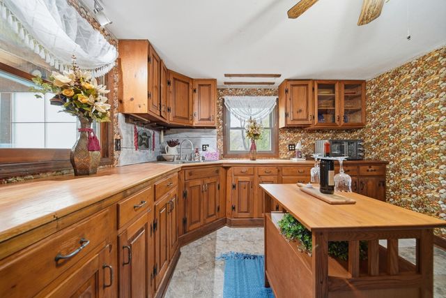 9 Lamb Road, Nashua, NH 03062