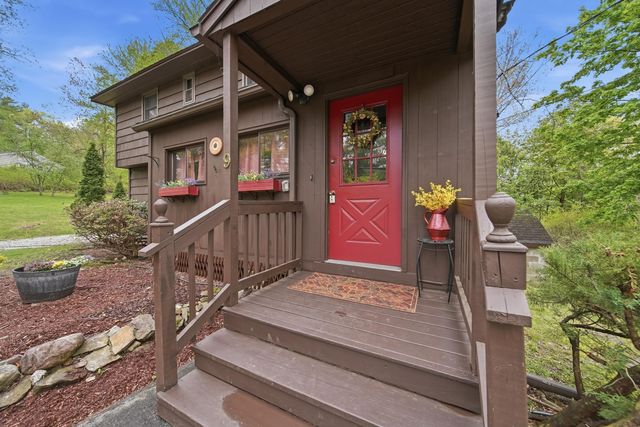 9 Lamb Road, Nashua, NH 03062