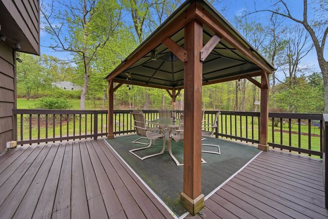 9 Lamb Road, Nashua, NH 03062