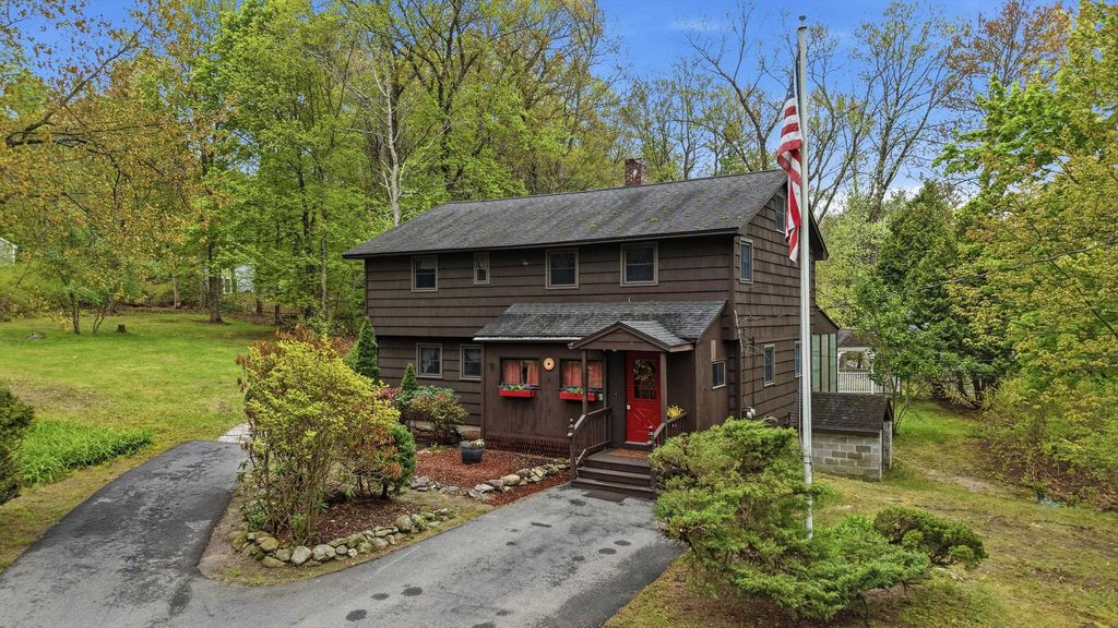 9 Lamb Road, Nashua, NH 03062