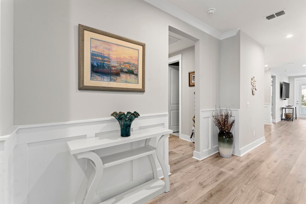 Image 9 of property listing at 119 Leeward Landing, Summerville, SC 29486