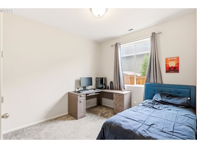 1566 N SPRUCE St, Canby, OR 97013