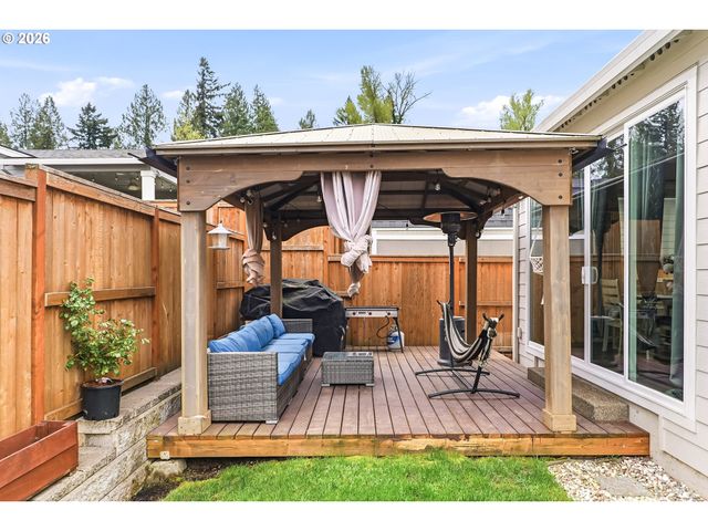 1566 N SPRUCE St, Canby, OR 97013