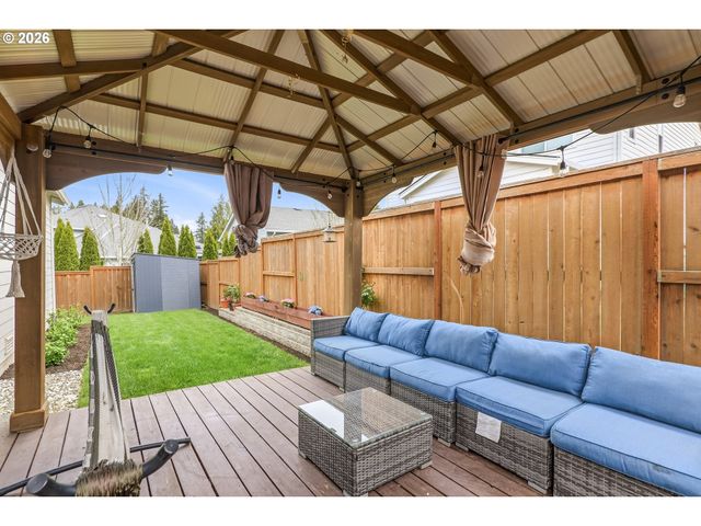 1566 N SPRUCE St, Canby, OR 97013