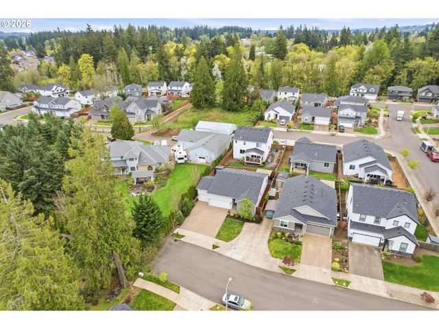 1566 N SPRUCE St, Canby, OR 97013