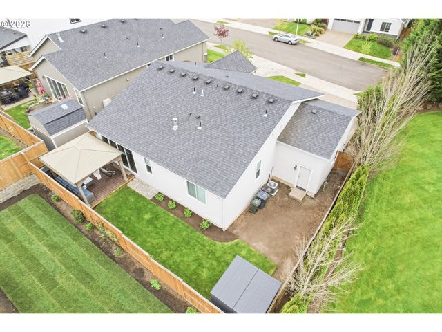 1566 N SPRUCE St, Canby, OR 97013