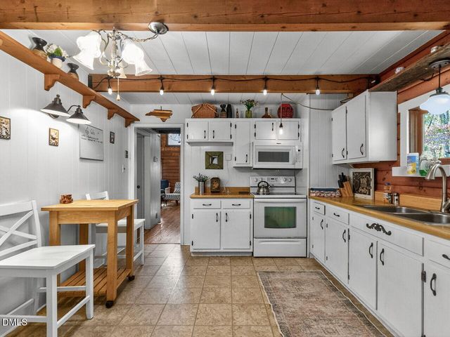 300 Rabbit Run, Pittsboro, NC 27312