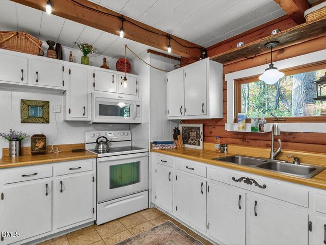 300 Rabbit Run, Pittsboro, NC 27312