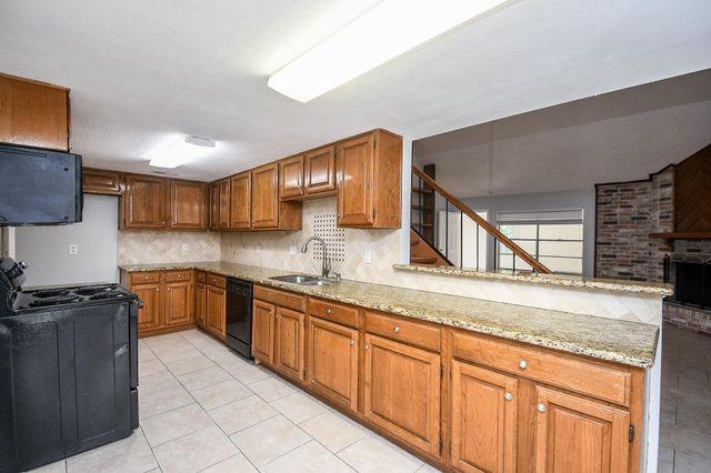 2430 Long Reach Drive, Sugar Land, TX 77478
