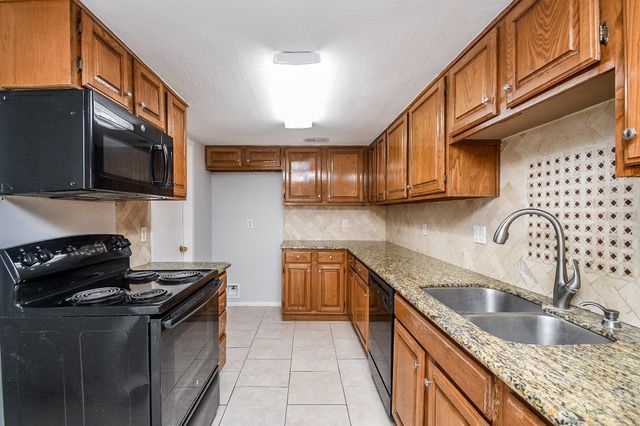 2430 Long Reach Drive, Sugar Land, TX 77478